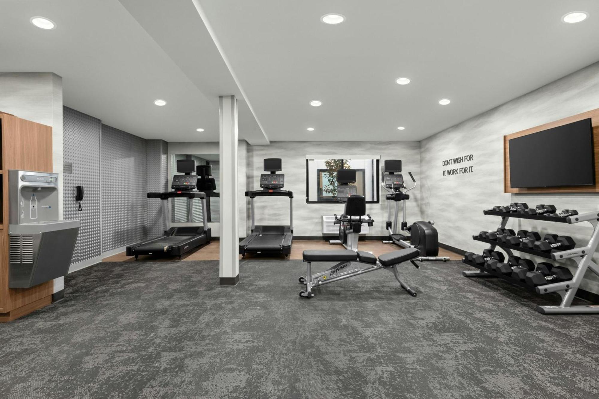 Fairfield By Marriott & 3*