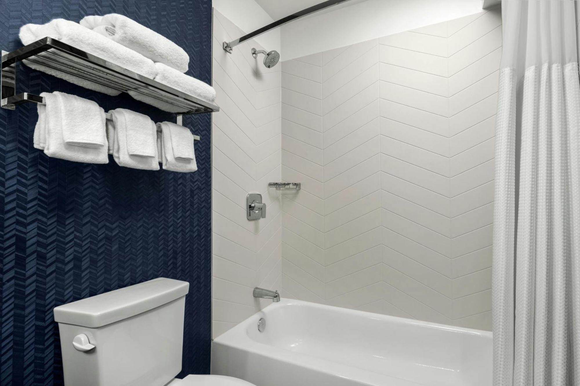 Fairfield By Marriott & 3* Atascadero