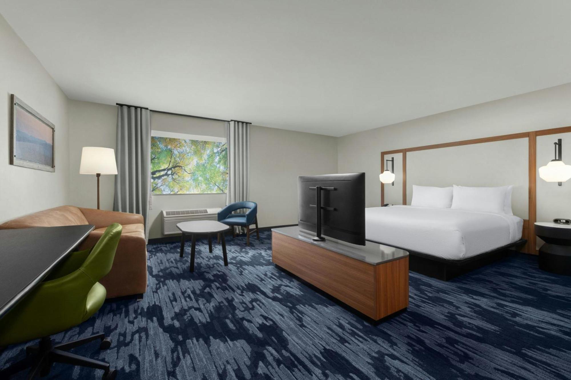 Fairfield By Marriott & 3*